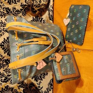 Authentic Dooney & Bourke Vintage Bucket Bag & Matching Wallet & Coin Purse